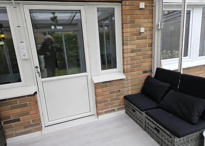 3Br House Sleeps 7 With Balcony-Garden-Bbq-Freep